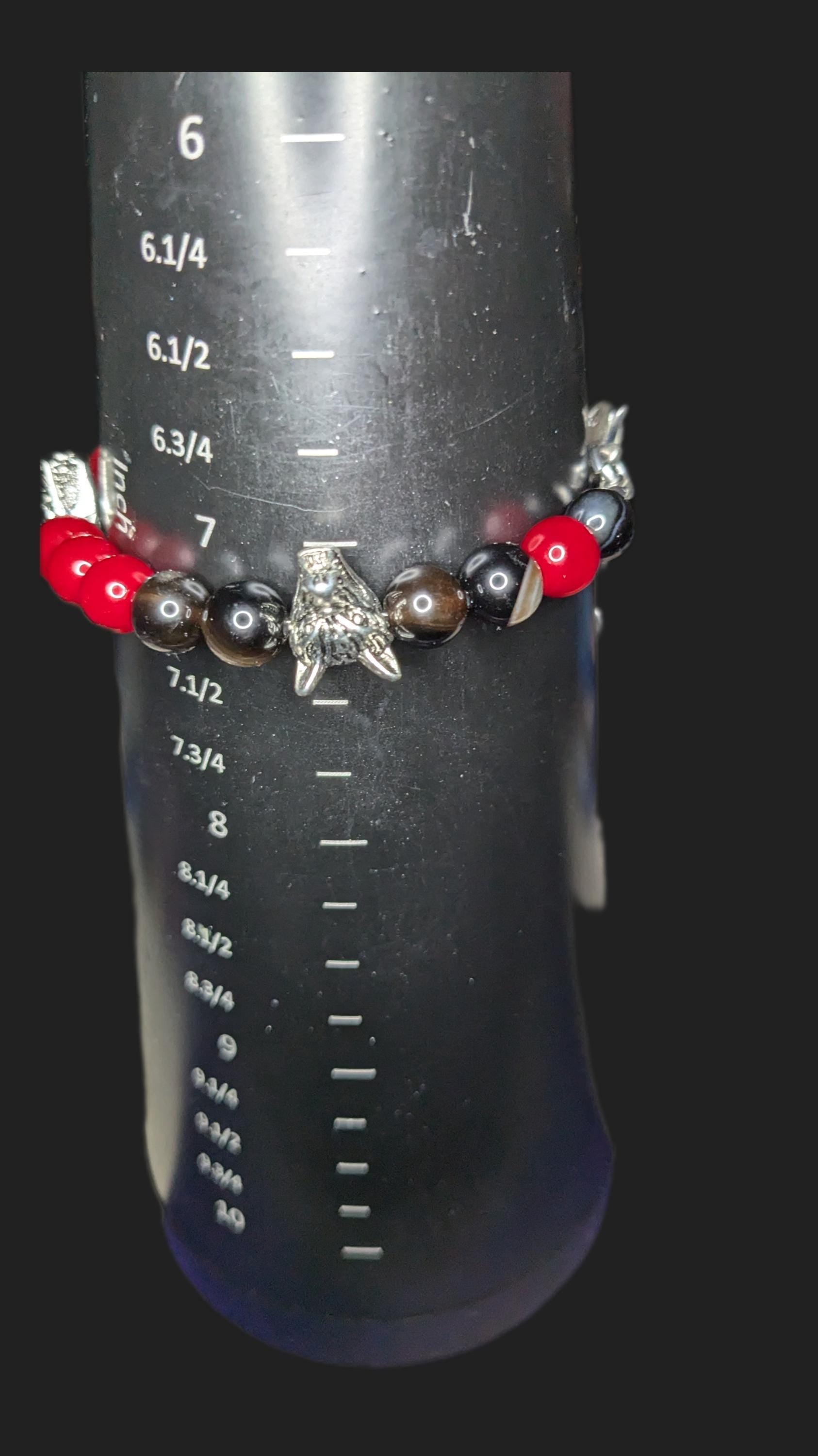 Close up of bracelet on a mandrel showing the bracelet is 7.25 inches