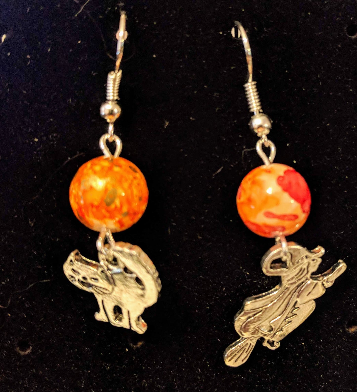 Halloween earrings. A witch and a her familiar! Beaded Earrings Dragon & Wolf Designs
